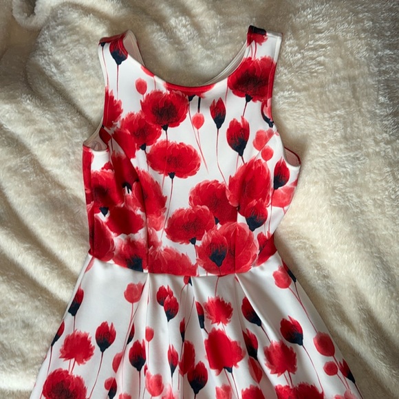 Gilli Dresses & Skirts - EUC Juniors Sleeveless Dress
